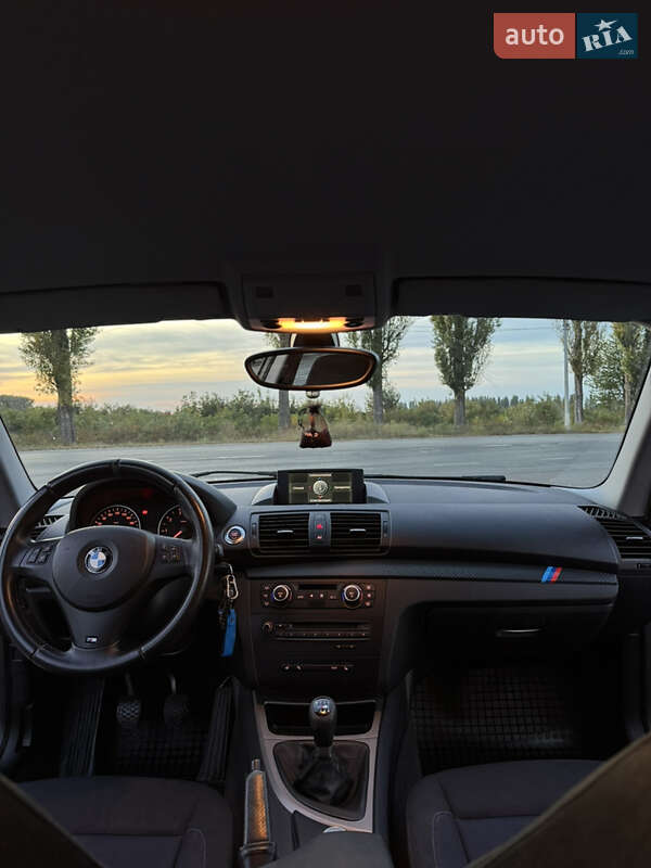 Хэтчбек BMW 1 Series 2007 в Василькове