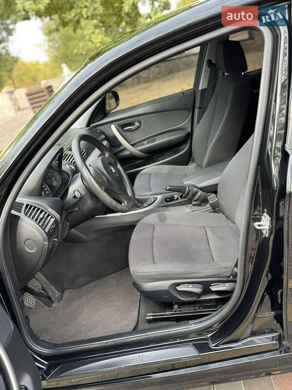 Хэтчбек BMW 1 Series 2010 в Кропивницком фото 10 Хэтчбек BMW 1 Series 2010 в Кропивницком