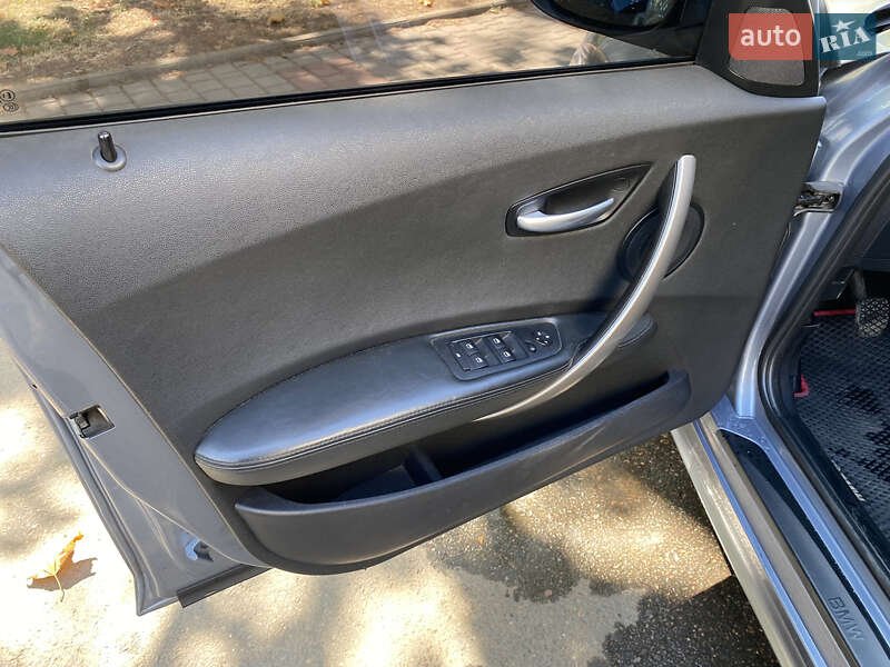 Хэтчбек BMW 1 Series 2006 в Одессе