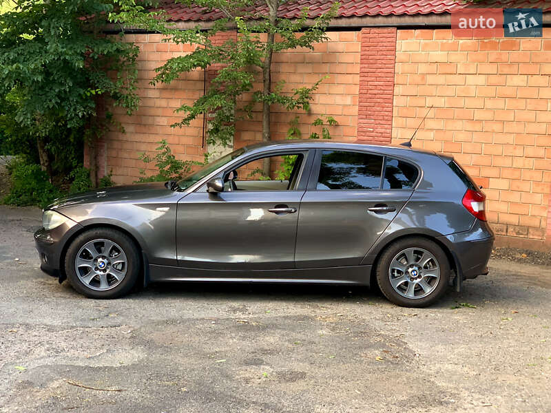 Хетчбек BMW 1 Series 2005 в Одесі фото 3 Хетчбек BMW 1 Series 2005 в Одесі