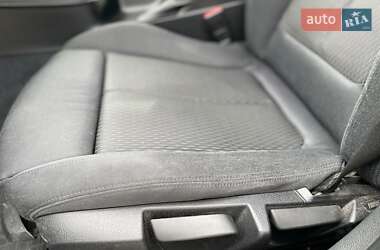 Хэтчбек BMW 1 Series 2012 в 