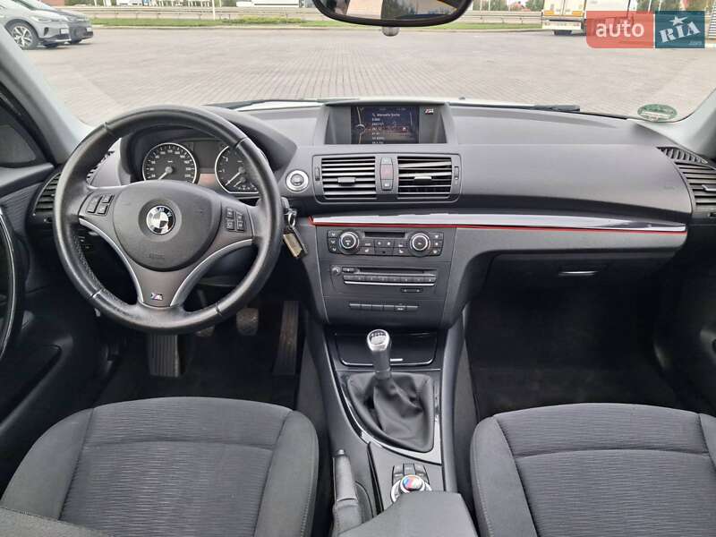 Хэтчбек BMW 1 Series 2010 в Ровно