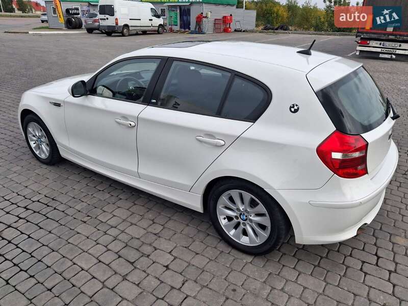 Хэтчбек BMW 1 Series 2010 в Ровно