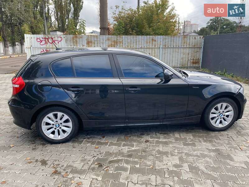 Хэтчбек BMW 1 Series 2010 в Киеве фото 5 Хэтчбек BMW 1 Series 2010 в Киеве