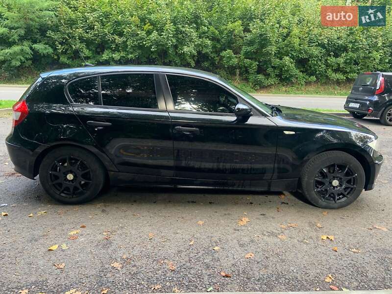 Хэтчбек BMW 1 Series 2005 в Винниках