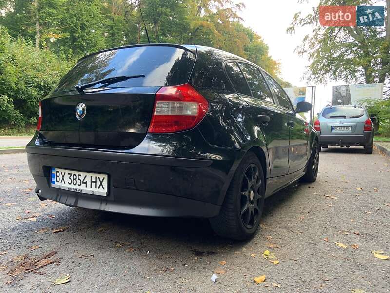 Хэтчбек BMW 1 Series 2005 в Винниках