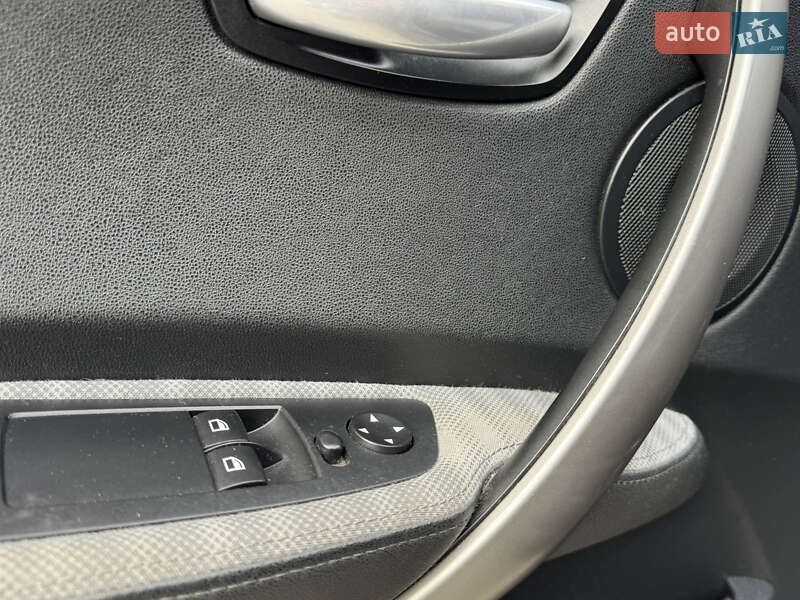 Хетчбек BMW 1 Series 2006 в Рівному фото 48 Хетчбек BMW 1 Series 2006 в Рівному