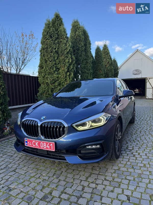BMW 1 Series 2021