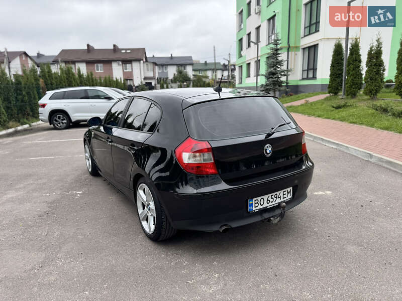 Хэтчбек BMW 1 Series 2005 в Ровно