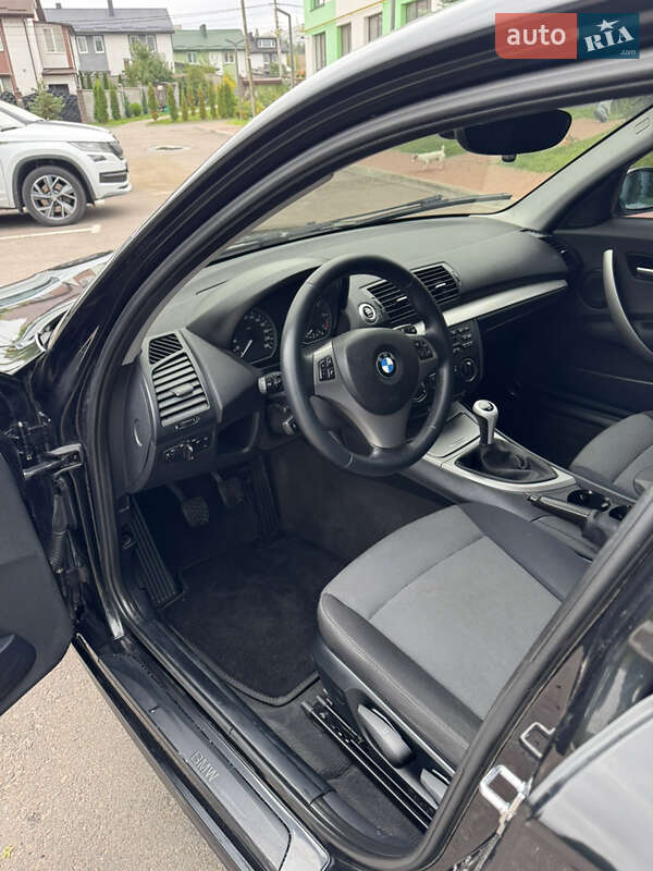 Хэтчбек BMW 1 Series 2005 в Ровно
