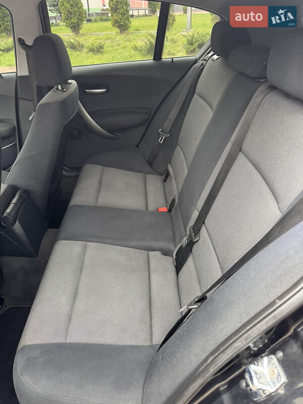 Хэтчбек BMW 1 Series 2005 в Ровно