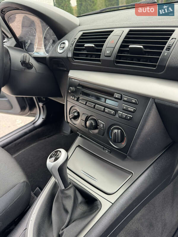 Хэтчбек BMW 1 Series 2005 в Ровно