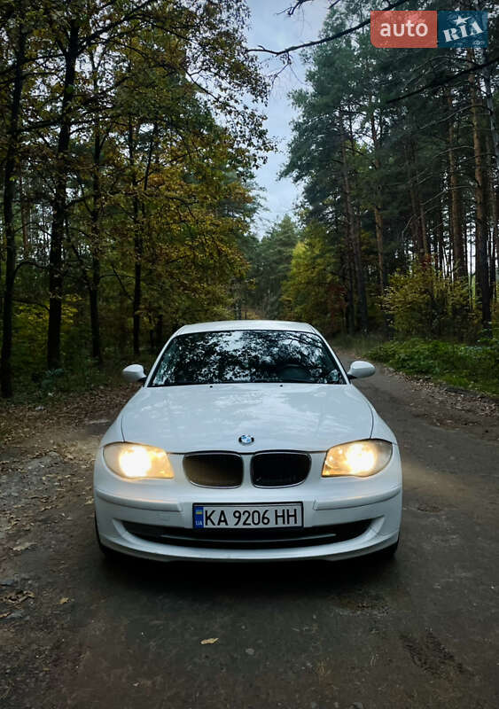 Хэтчбек BMW 1 Series 2007 в Киеве