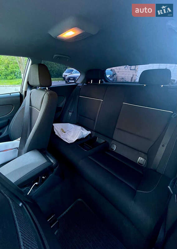 Хэтчбек BMW 1 Series 2007 в Киеве