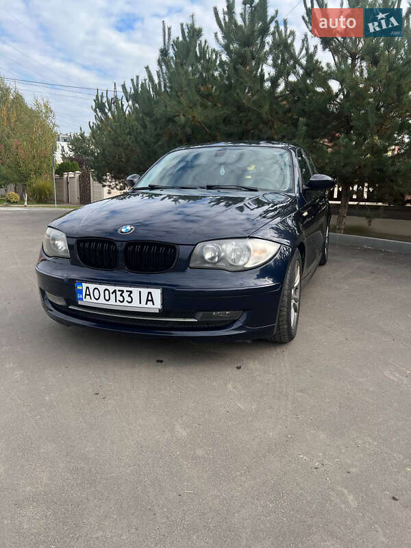 Хэтчбек BMW 1 Series 2007 в 