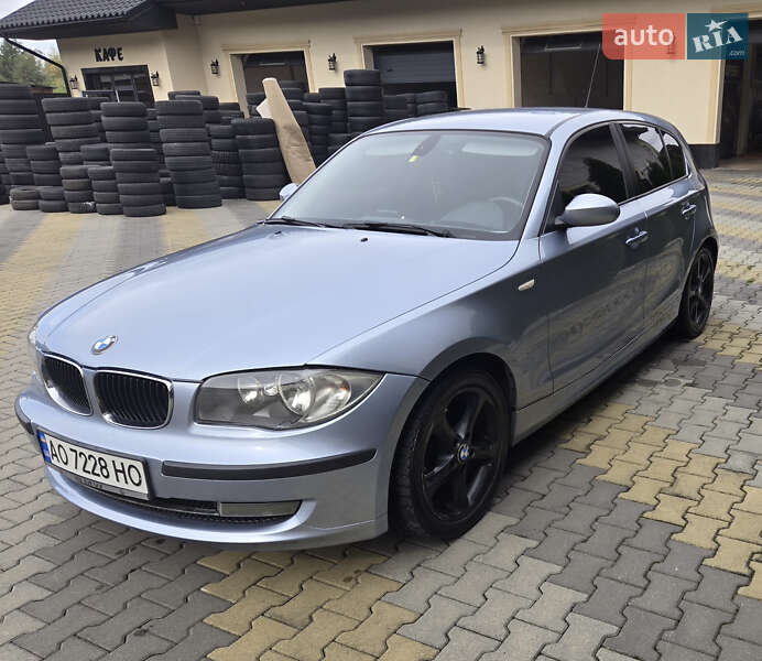 Хэтчбек BMW 1 Series 2009 в Мукачево