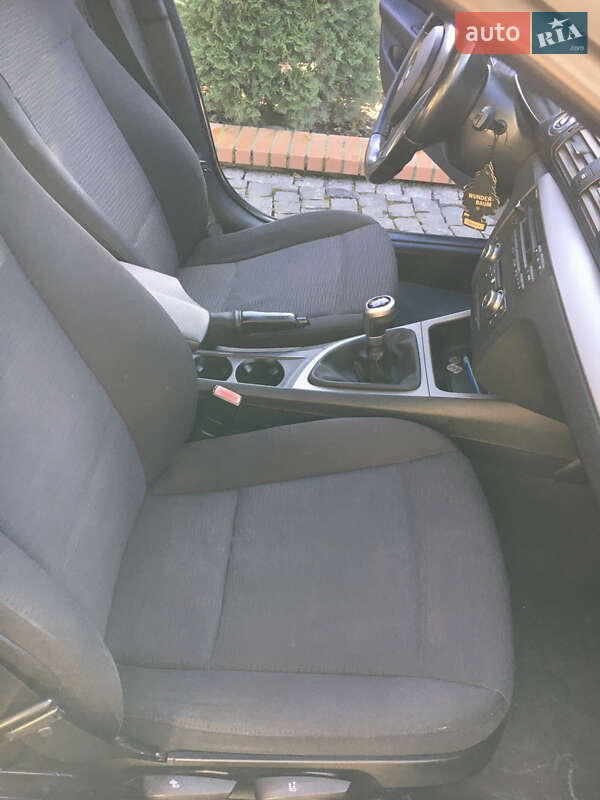 Хэтчбек BMW 1 Series 2009 в Ужгороде фото 2 Хэтчбек BMW 1 Series 2009 в Ужгороде