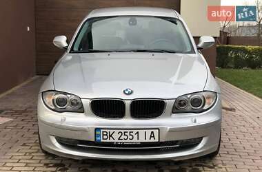 Хэтчбек BMW 1 Series 2010 в Луцке