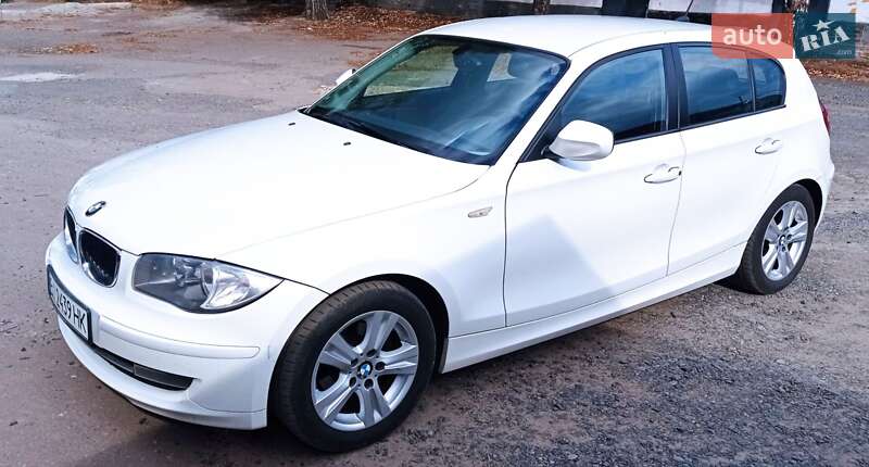 Хэтчбек BMW 1 Series 2009 в Лубнах