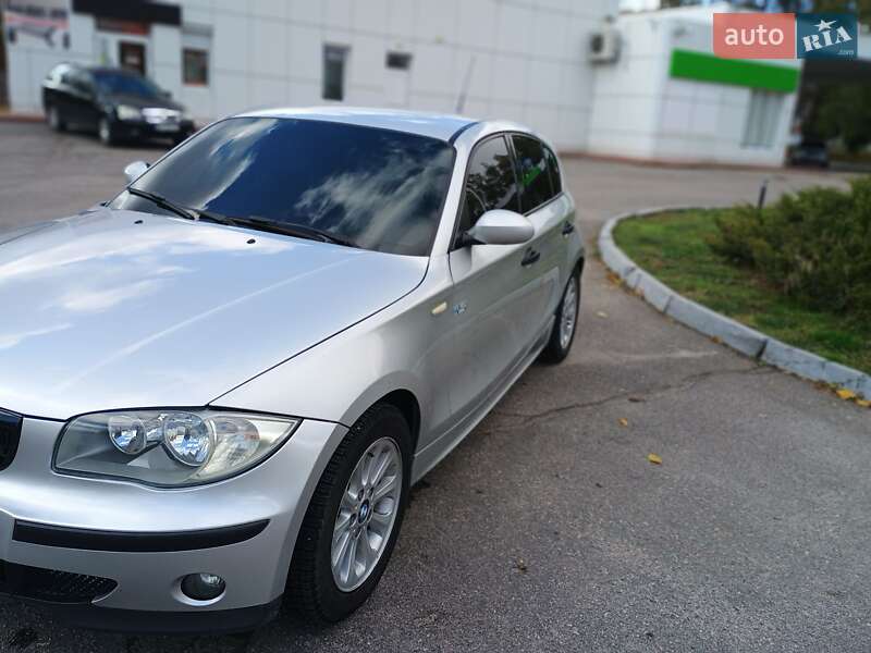 Хэтчбек BMW 1 Series 2005 в Кропивницком