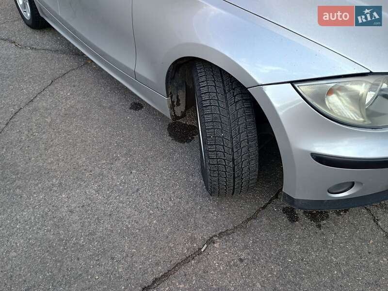 Хэтчбек BMW 1 Series 2005 в Кропивницком