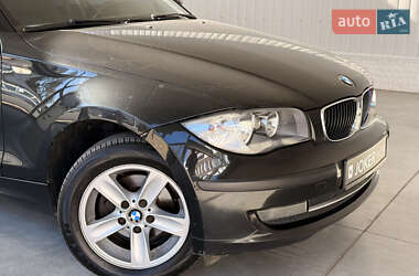 Хэтчбек BMW 1 Series 2009 в 