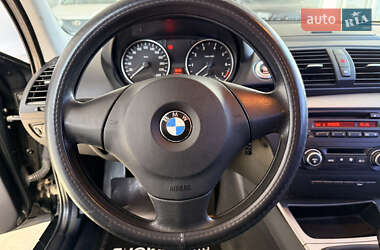 Хэтчбек BMW 1 Series 2009 в 