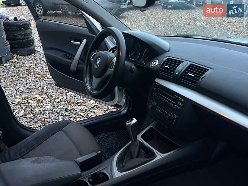 Хэтчбек BMW 1 Series 2005 в Харькове