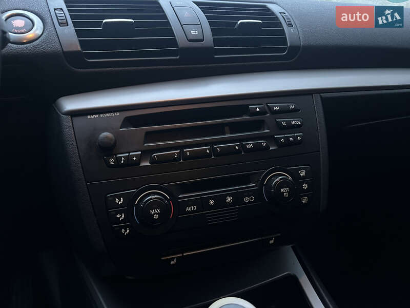Хэтчбек BMW 1 Series 2005 в Харькове