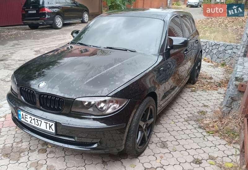 Хэтчбек BMW 1 Series 2010 в Днепре