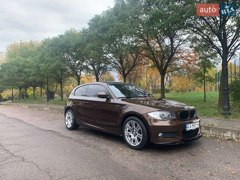 Хэтчбек BMW 1 Series 2010 в Киеве фото Хэтчбек BMW 1 Series 2010 в Киеве
