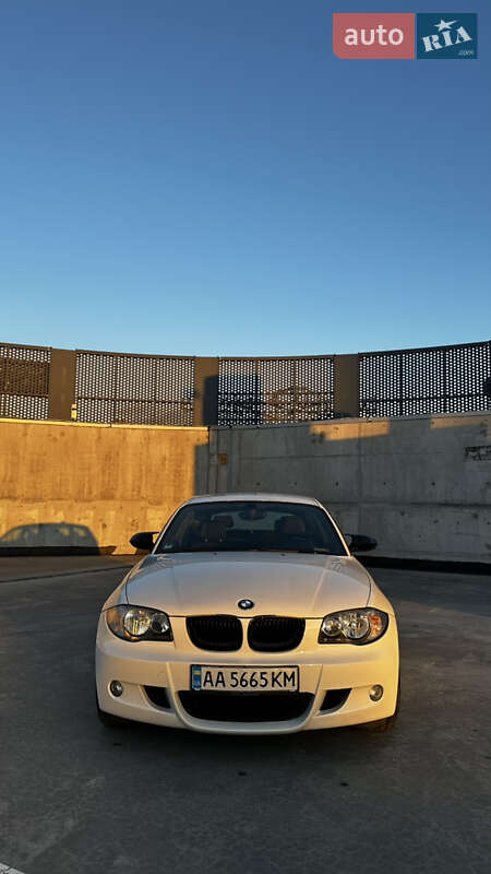 Хэтчбек BMW 1 Series 2008 в Киеве