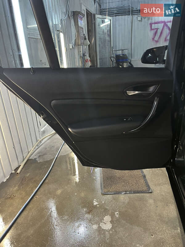 Хетчбек BMW 1 Series 2011 в Києві фото 6 Хетчбек BMW 1 Series 2011 в Києві