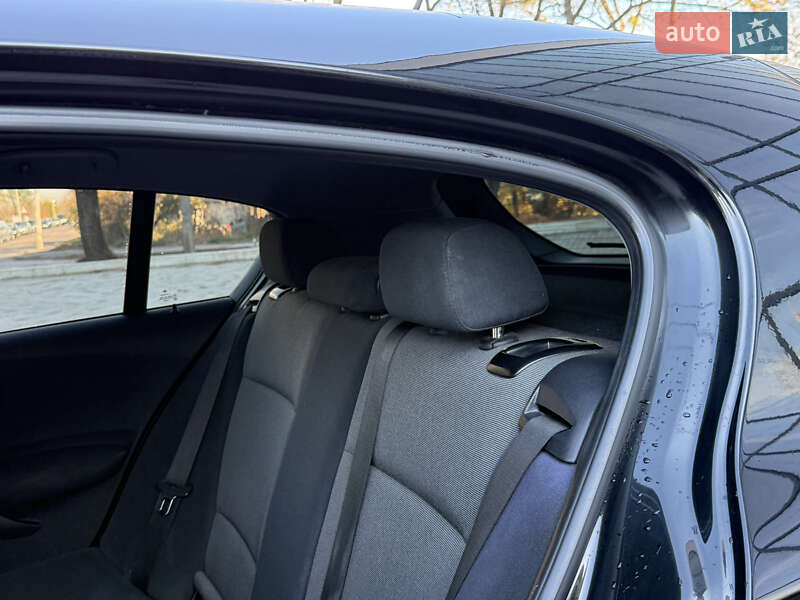 Хэтчбек BMW 1 Series 2005 в Ровно