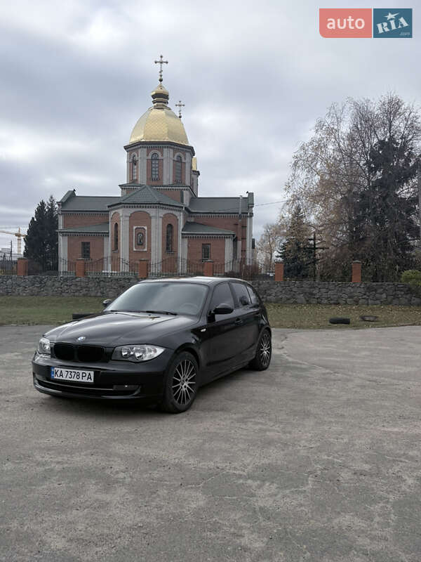 Хэтчбек BMW 1 Series 2007 в Киеве фото Хэтчбек BMW 1 Series 2007 в Киеве