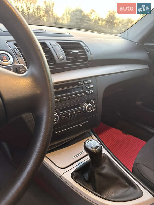Хэтчбек BMW 1 Series 2007 в Киеве фото 12 Хэтчбек BMW 1 Series 2007 в Киеве