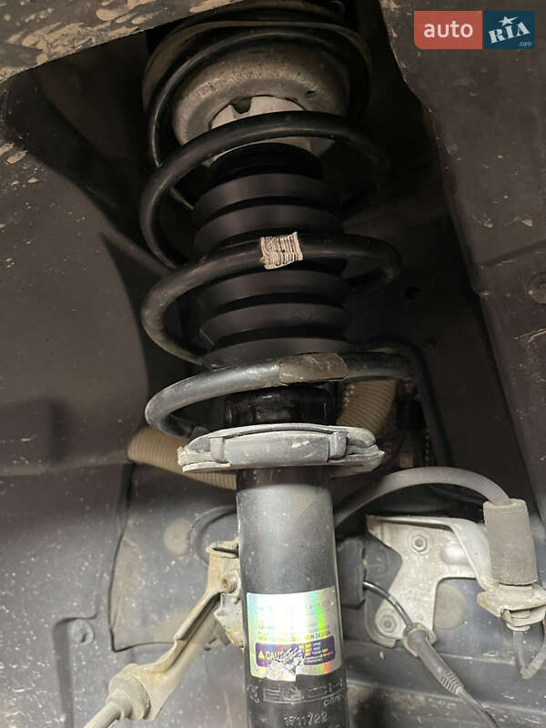 Хэтчбек BMW 1 Series 2006 в Киеве