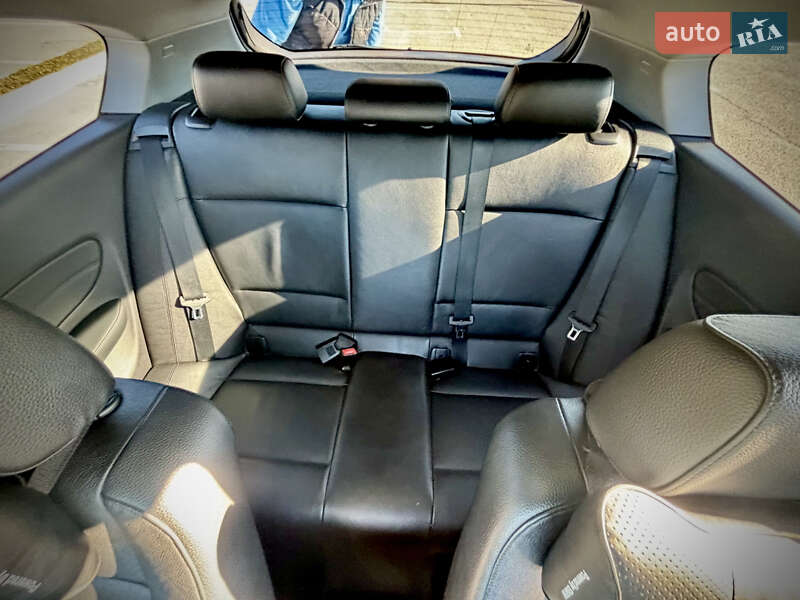 Купе BMW 1 Series 2011 в Киеве фото 8 Купе BMW 1 Series 2011 в Киеве