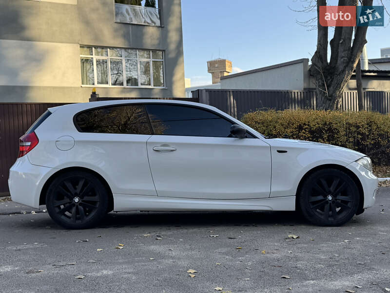 Хэтчбек BMW 1 Series 2008 в Киеве