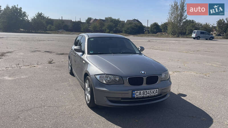 Хэтчбек BMW 1 Series 2010 в Лубнах