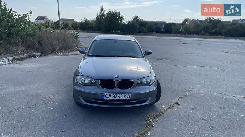 Хэтчбек BMW 1 Series 2010 в Лубнах