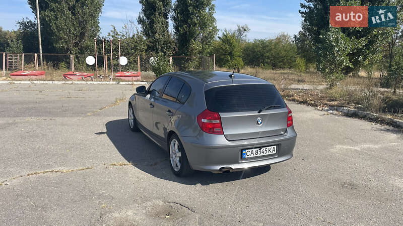 Хэтчбек BMW 1 Series 2010 в Лубнах