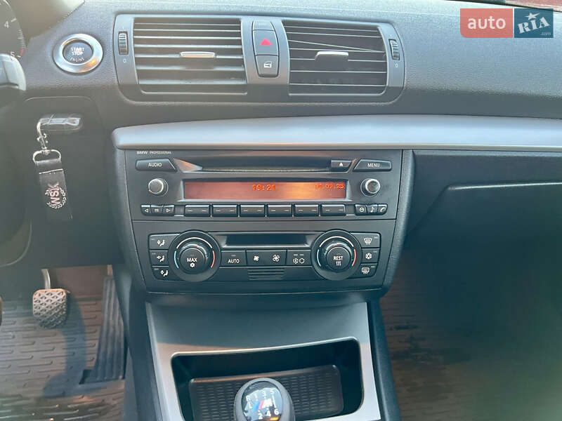 Хэтчбек BMW 1 Series 2006 в Чернигове