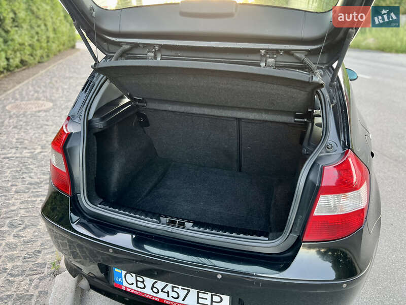 Хэтчбек BMW 1 Series 2006 в Чернигове