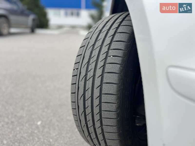 Хэтчбек BMW 1 Series 2010 в Богуславе фото 8 Хэтчбек BMW 1 Series 2010 в Богуславе