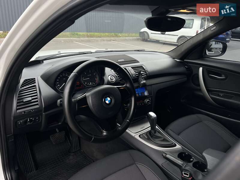 Хэтчбек BMW 1 Series 2010 в Богуславе фото 33 Хэтчбек BMW 1 Series 2010 в Богуславе