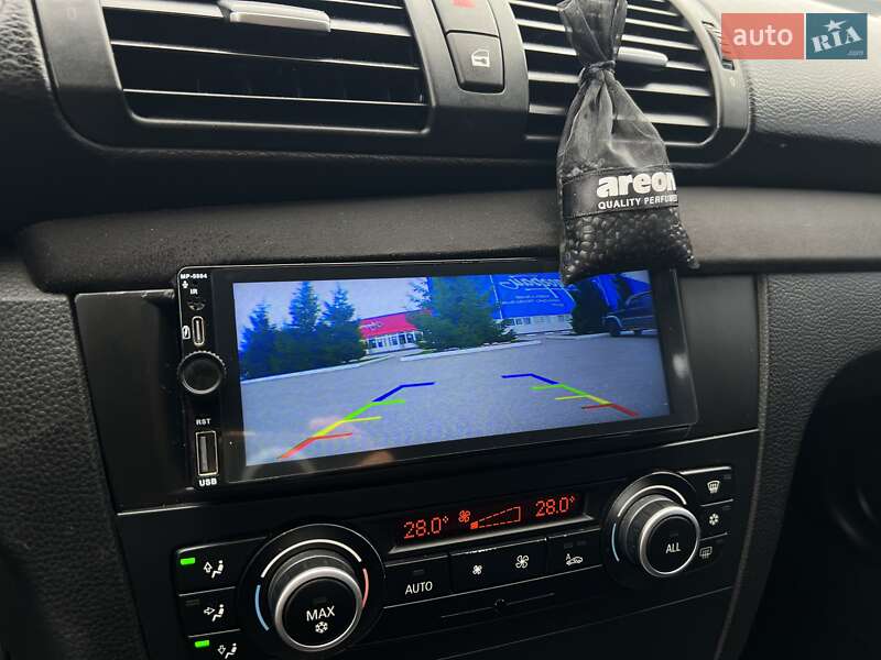 Хэтчбек BMW 1 Series 2010 в Богуславе фото 46 Хэтчбек BMW 1 Series 2010 в Богуславе