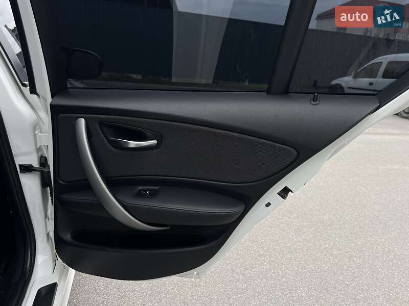 Хэтчбек BMW 1 Series 2010 в Богуславе фото 57 Хэтчбек BMW 1 Series 2010 в Богуславе