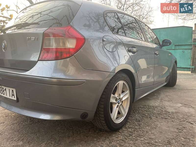 Хэтчбек BMW 1 Series 2005 в Светловодске фото 6 Хэтчбек BMW 1 Series 2005 в Светловодске