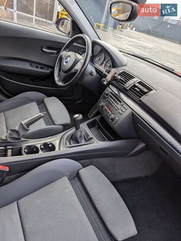 Хэтчбек BMW 1 Series 2005 в Буче